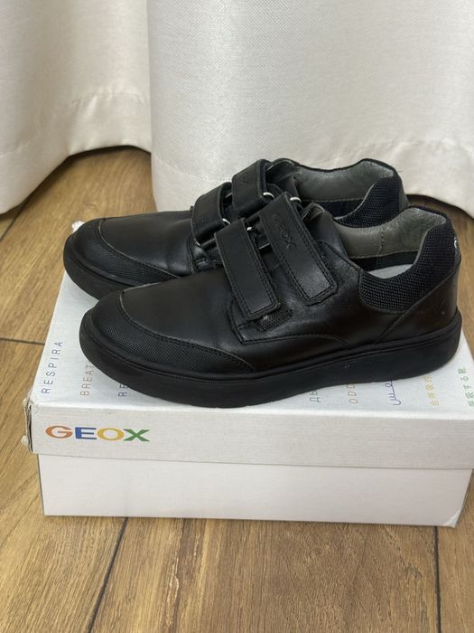 Продам кеды Geox