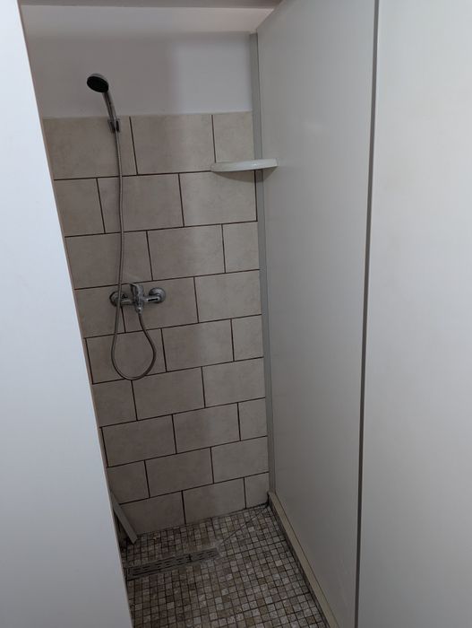 Inchiriere casa cazare muncitori 10 persoane 40 lei/noapte