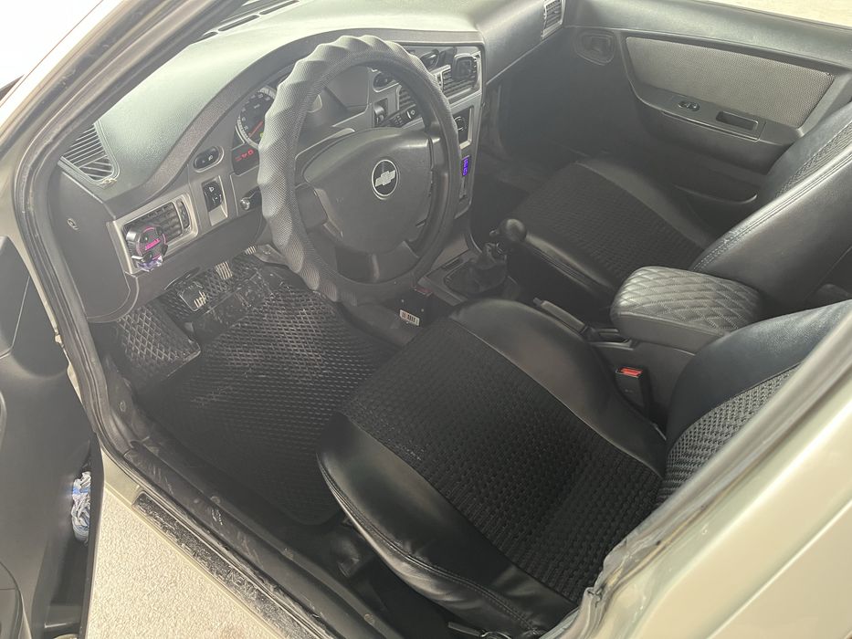 Nexia 2lyuks moshinadi sotiladi.