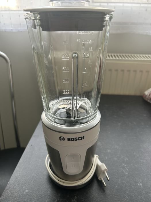 Blender Bosch, cu recipient de amestecare din sticla, 2 viteze