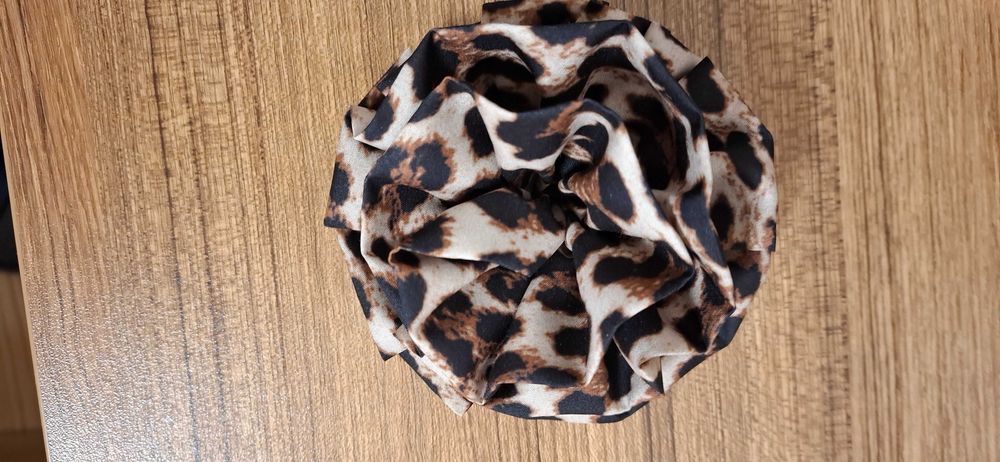 Леко късо дамско яке