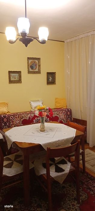 Apartament cu 3 camere, balcon, Decebal