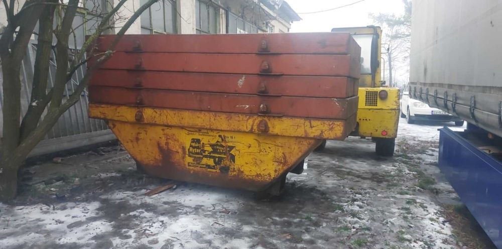 Vand container ,moloz , deșeuri