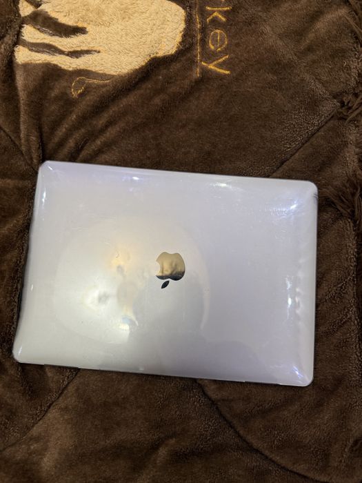 MacBook Pro 2020 m1 sotiladi