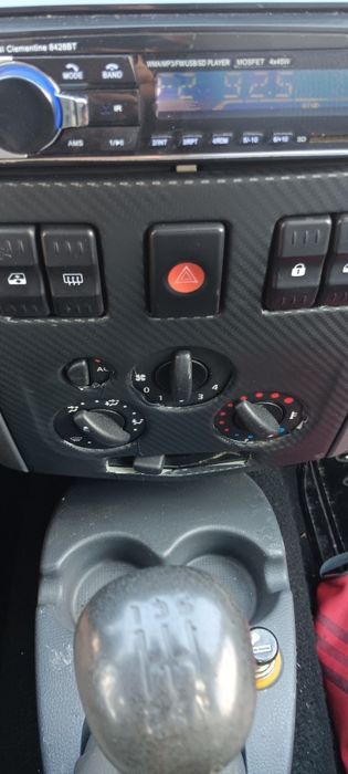 Dacia Logan =1,6 = aer condiționat=