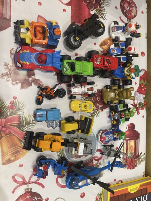 Masinute si figurine