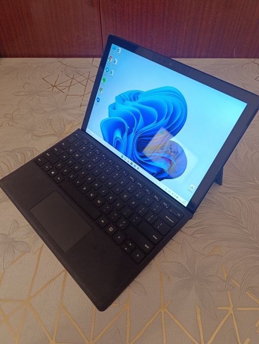 Microsoft Surface Pro 7+