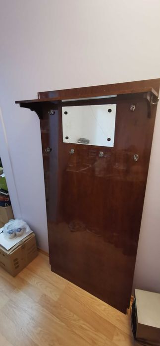 Cuier vintage din lemn masiv cu oglinda