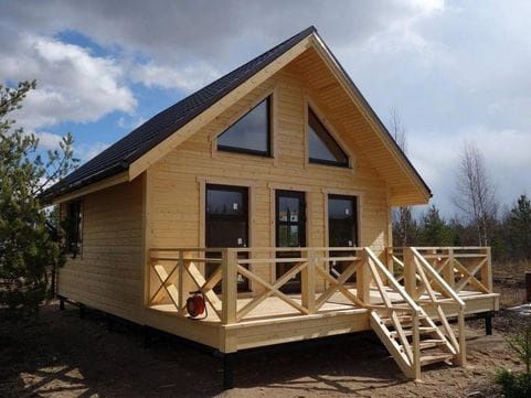 facem căsuțe din lemn