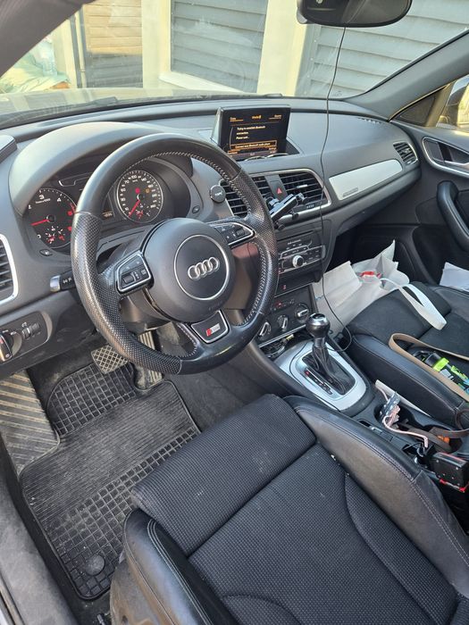 Vând Audi Q3 S-line Quattro automat