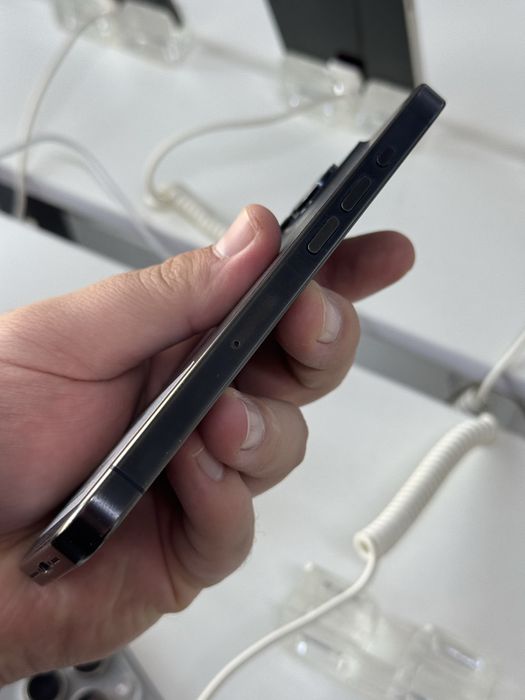 Айфон 15про 256гб 83%