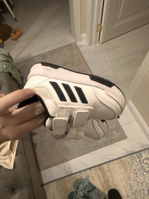 Кроссовки adidas детские