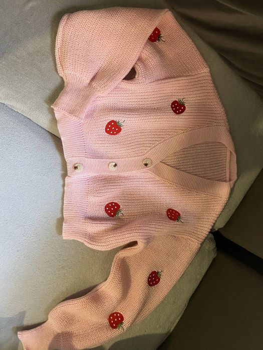 Нова розова жилетка с ягодки
