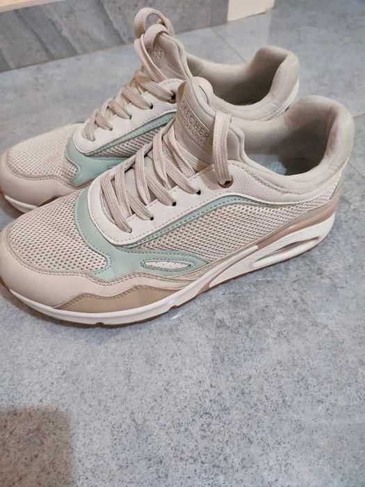 Skechers sport shoes