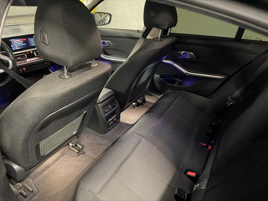 vând autoturism BMW