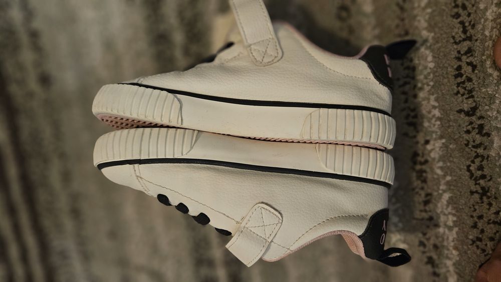 Pantofi hello kitti 27