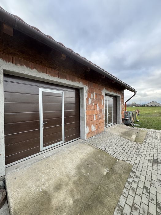 Usa garaj L3000 x H3000 gri cu geamuri -NOU!