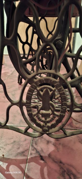 Mașina de cusut Singer