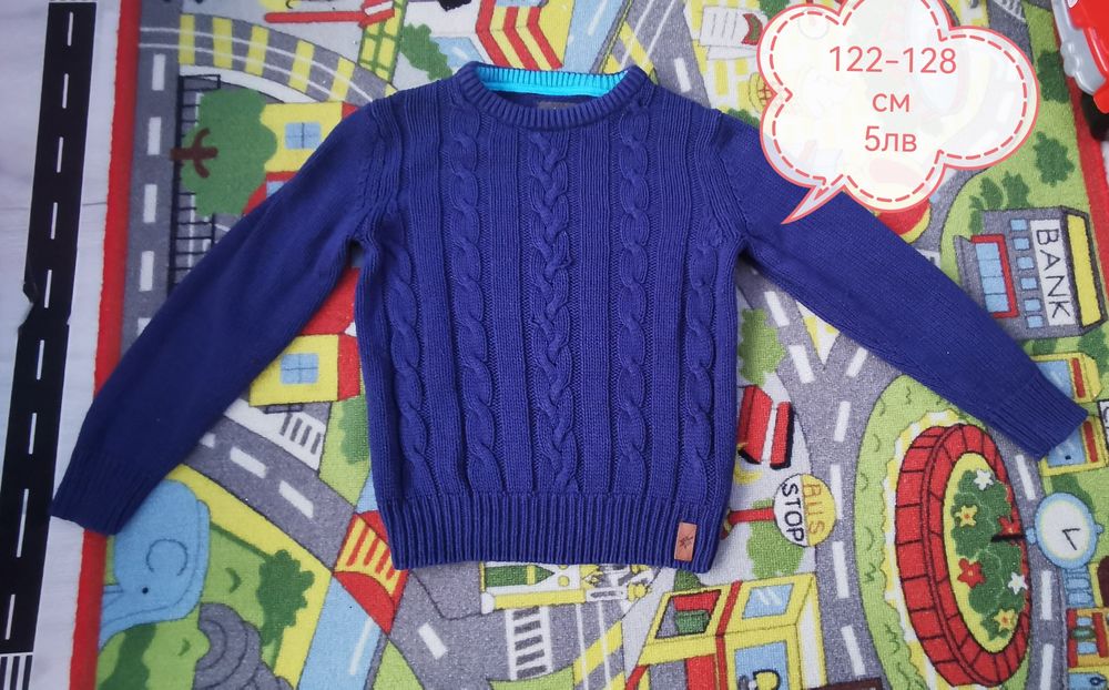 Продавам запазени дрехи за момче