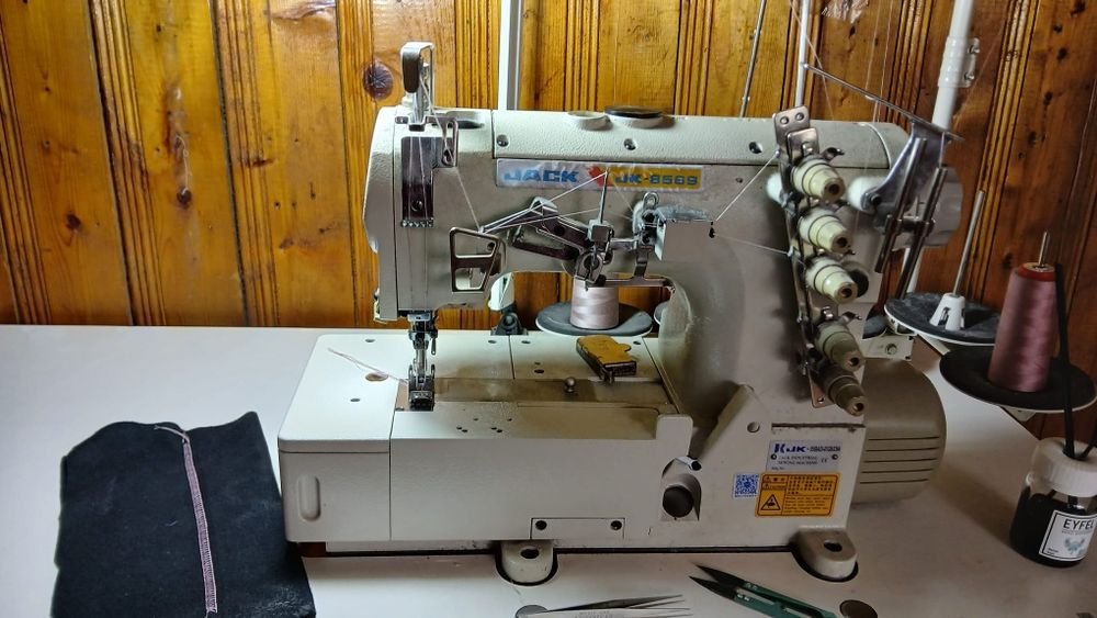 Masina de cusut UBER JACK Industriala!