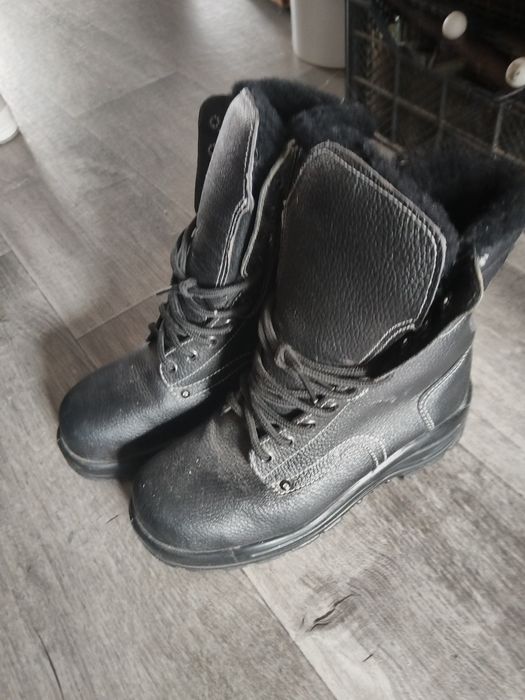 Спецодежда продам