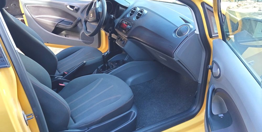 Seat Ibiza An2012 Euro 5 Motor 1,4 Benzină MPI Climă Jante Numere Roși