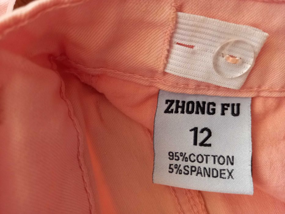 Продавам детски дрехи