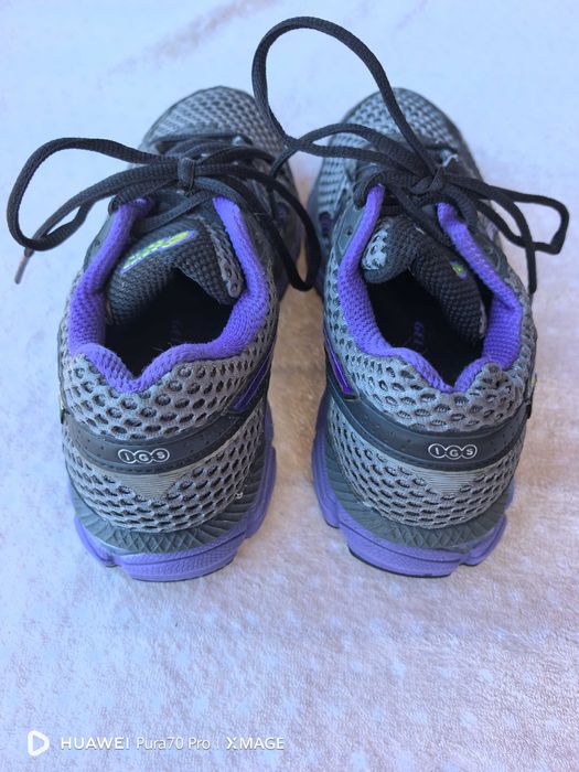 Страхотни дамски маратонки Asics номер стелка 22.75см