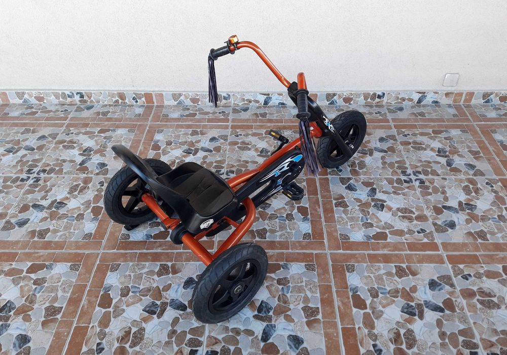 Cart (kart) cu pedale pentru copii BERG Choppy, 3 roți - maro