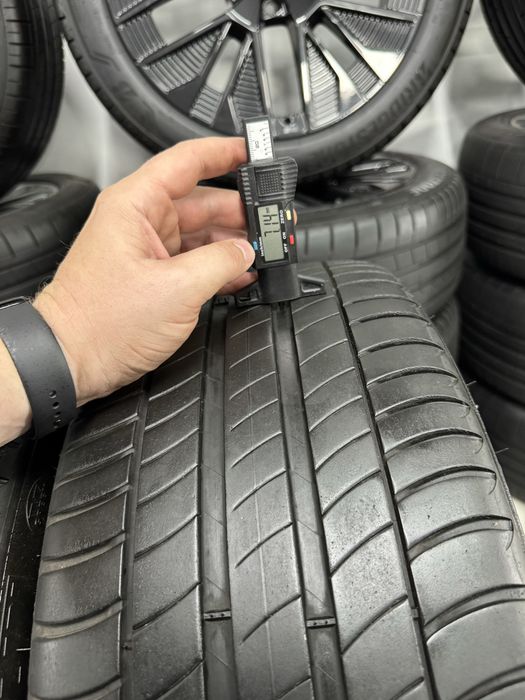 Jante Bmw Seria 5 R19 G30 G31 Originale M664 Negru Lucios Michelin de vara * Runflat 2024 95%