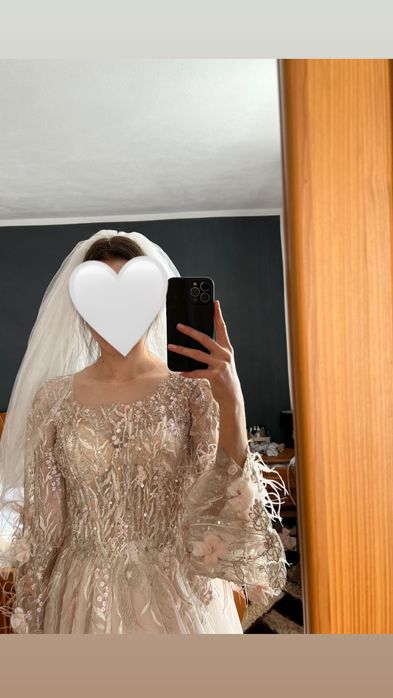 Vand rochie de mireasă marimea S /M  intr o stare execelenta.(mai multe detali in privat)