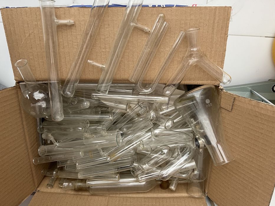 Стеклянные пробирки