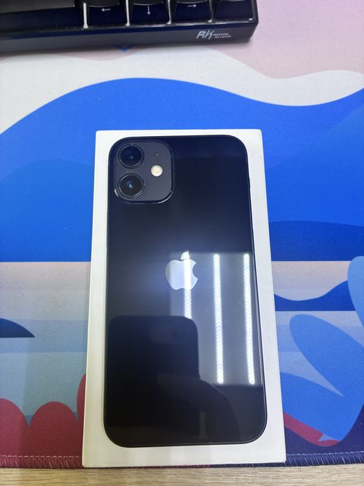 iPhone 12 mini в хорошем состоянии