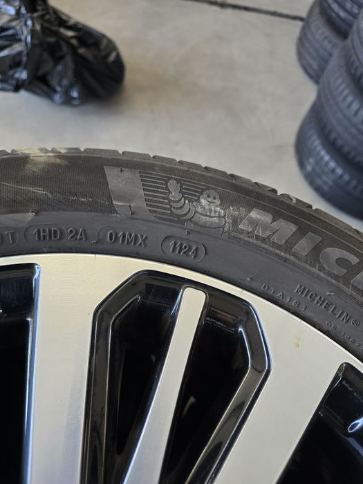 2 Броя 205/55/17 Michelin 5mm 24dot