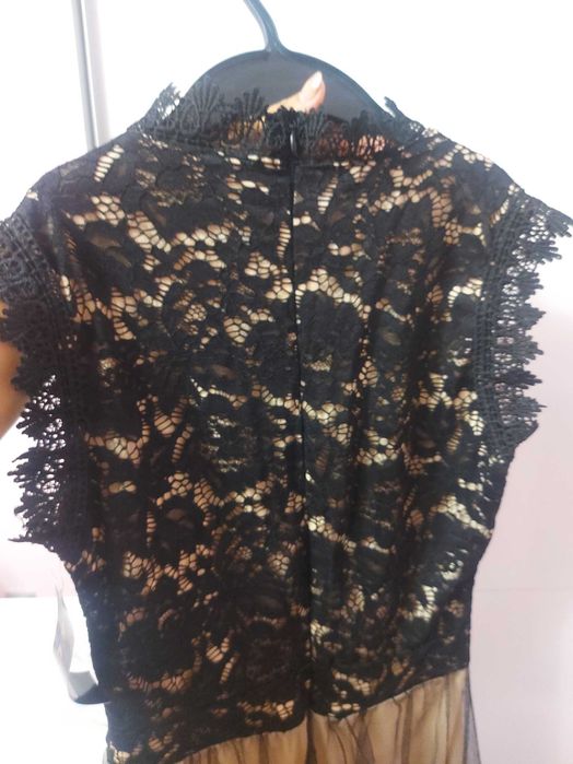 Дамска стилта рокля