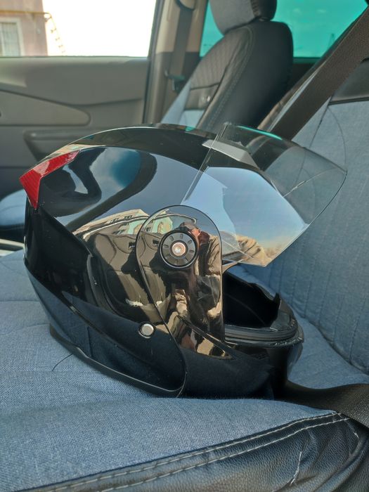 Каска для мопеда или мото