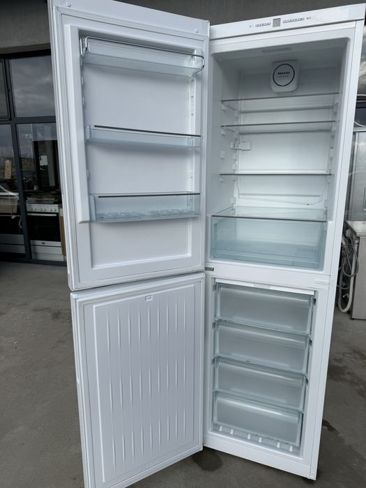 Хладилник с Фризер Миеле