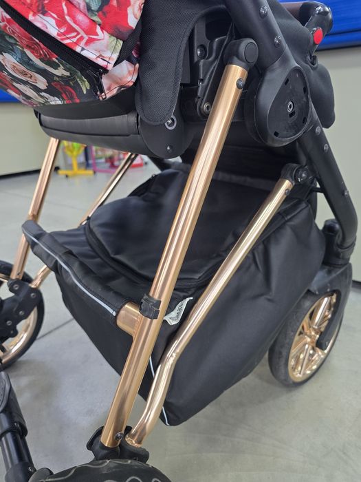 Количка + нов кош, чанта и покривало