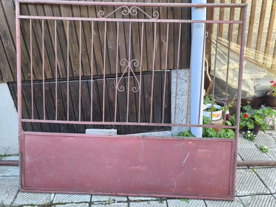 Дворни метални врати