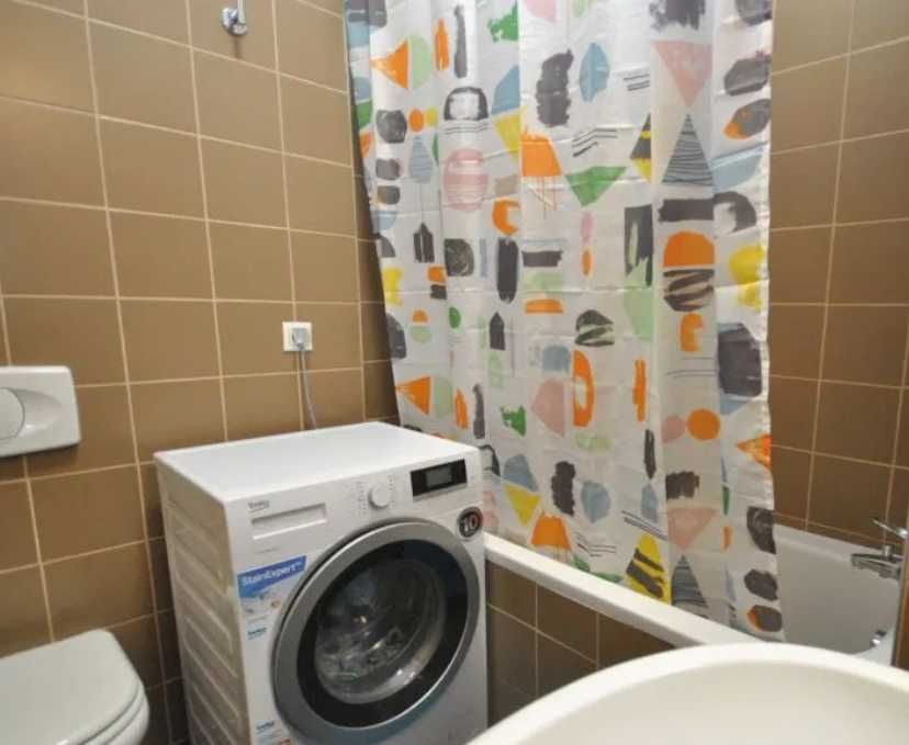 Дава се под наем Двустаен апартамент в Пловдив, Център - 65 кв.м за 290.7 € - Снимка #4