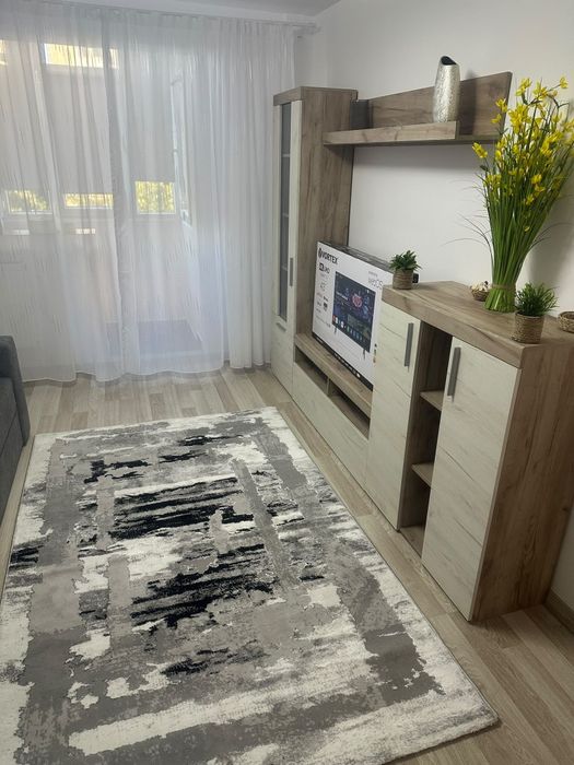 Proprietar închiriez 2 camere STRAJA totul nou contract