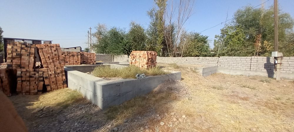 Узим богда 6сотих учаска сотилади 1 сотхи 2000$