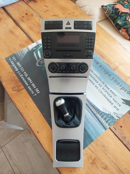 Централна конзола Мерцедес Ц класа