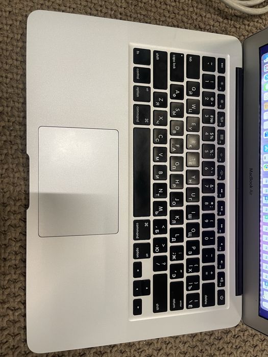 Оригинал MacBook Air 13” 2015 / 8 GB RAM / Требуется замена батареи