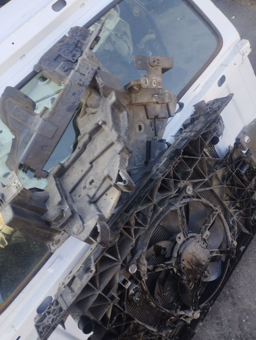 Trager radiator electroventilator suport far Renault fluence