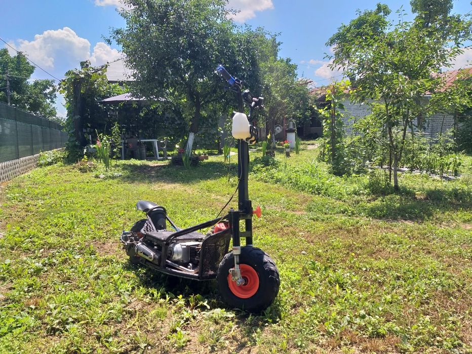Vand motocross trotineta  cu motor benzina