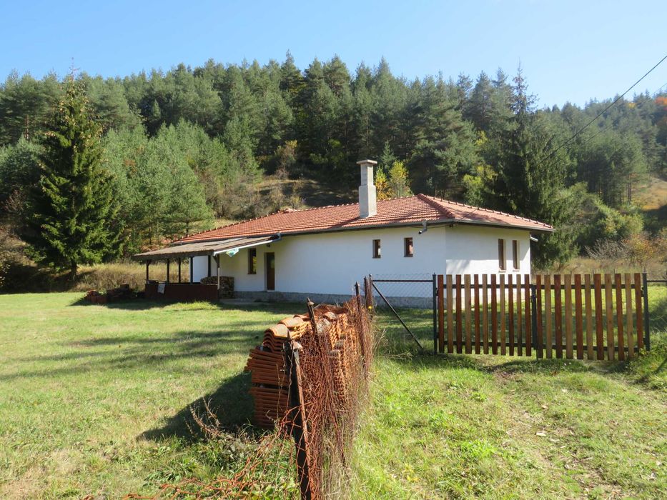 Къща със спокойна локажия и гледка към Рила, село Шипочане/реф№1000402