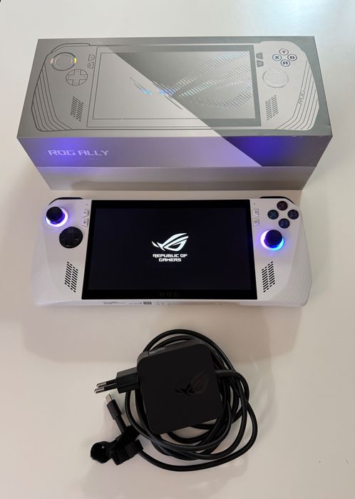 ROG Ally Z1 Extreme с нова 74Wh батерия