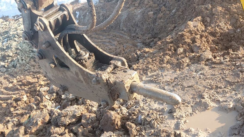 Продам гидромолот JCB