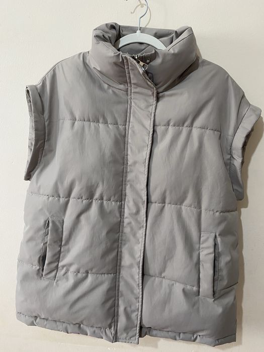 Безторг . Куртки  продам  женские .